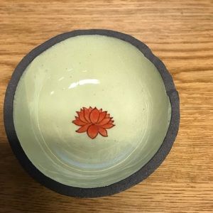 Me & Ro Lotus Pottery Jewelry Bowl Dish